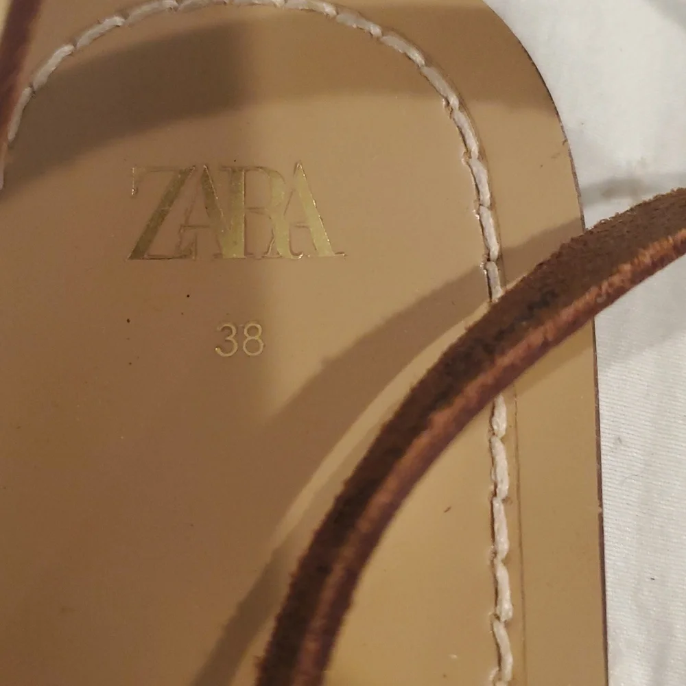 Zara Gold and Tan Sandals with Metallic Straps (28) - Picture 3 of 5